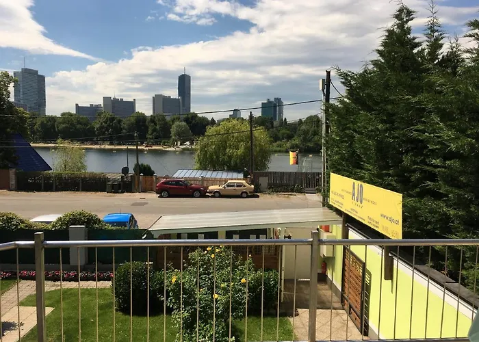 Ajo - Alte Donau View Penthouse - Self-check-in *